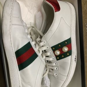 Gucci white leather sneakers with studs authentic